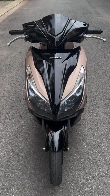 Honda Air Blade 125 Vàng đồng TFT chính chủ zin. Mua bán Xe máy tại Quận 12 Tp Hồ Chí Minh được đăng bởi XE MÁY HẢI THANH hình 1