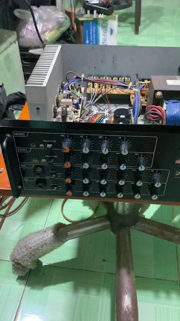 Amply American PA-2000 Đen. Mua bán Tivi, Âm thanh tại Huyện Củ Chi Tp Hồ Chí Minh được đăng bởi Mua Gọi Trực Tiếp hình 1