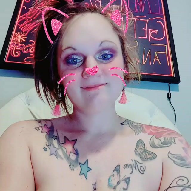 Model - Shannon Smokes curvy