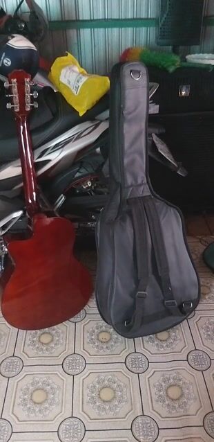 Đàn guitar Yamaha Nâu nhạt Rất mới. Mua bán Nhạc cụ tại Thị xã Tân Châu An Giang được đăng bởi  Hoang lanh hình 1
