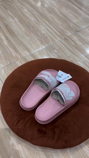 Pass nhanh dép quai ngang nữ Lacoste Croco. Mua bán Giày dép tại Quận Cái Răng Cần Thơ được đăng bởi Thanh Lý Chính Hãng Giá Huỷ Diệt hình 1