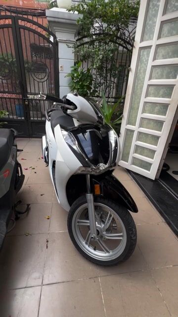 🍀SH 350i mới leng keng 🍀 chính chủ. 🏍️ trắng. Mua bán Xe máy tại Quận 3 Tp Hồ Chí Minh được đăng bởi Khương Trần hình 1
