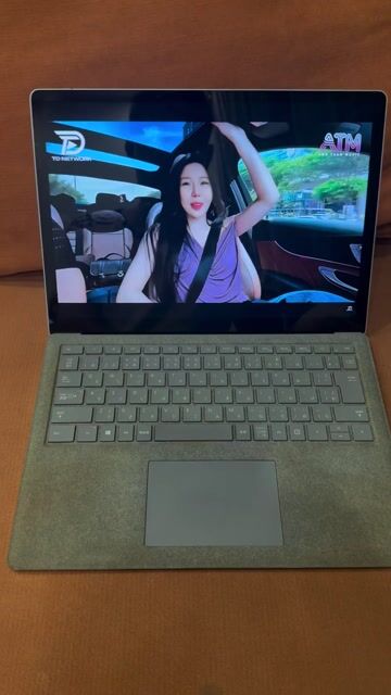 Surface Laptop 2 i5 13.5 inch 8GB/128GB. Mua bán Laptop tại Quận Nam Từ Liêm Hà Nội được đăng bởi Tiến Laptop  hình 1