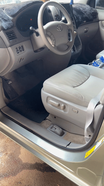 Toyota Sienna LE Xanh lá cây. Mua bán Ô tô tại Huyện Bình Chánh Tp Hồ Chí Minh được đăng bởi Thành Đạt hình 1