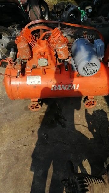Máy nén khí Banzai 3hp 105 lít. Mua bán Đồ chuyên dụng, Giống nuôi trồng tại Thành phố Quảng Ngãi Quảng Ngãi được đăng bởi Mỹ Trinh hình 1