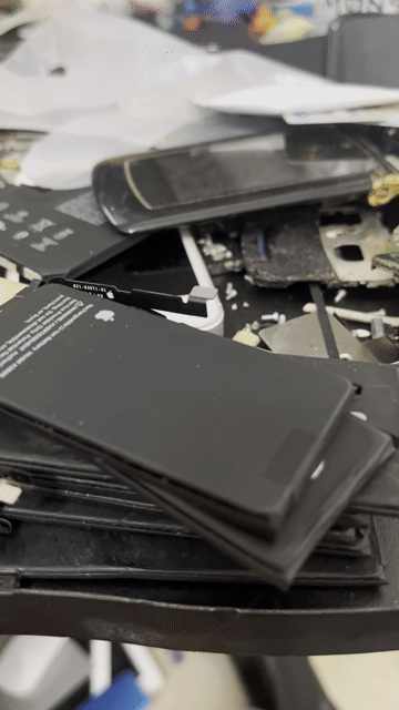 Dịch vụ thay Pin zin iphone 12 mini 13mini SE 2 3. Dịch vụ sửa chữa & bảo dưỡng điện máy tại Quận Tân Phú Tp Hồ Chí Minh được đăng bởi Trương Hiệp hình 1