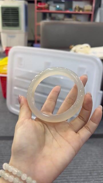 Vòng tay Mã não Phạm Tiên Trắng ni 64.9. Mua bán Phụ kiện thời trang khác tại Quận Phú Nhuận Tp Hồ Chí Minh được đăng bởi quỳnh anh hình 1
