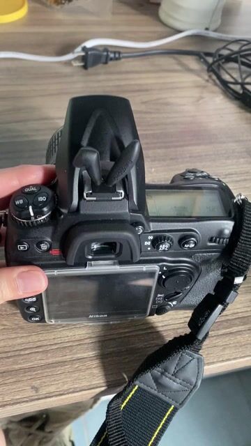 Máy ảnh Nikon D300 Đen 16GB. Mua bán Máy ảnh, Máy quay tại Thành phố Thủ Đức Tp Hồ Chí Minh được đăng bởi Xinh Xinh hình 1