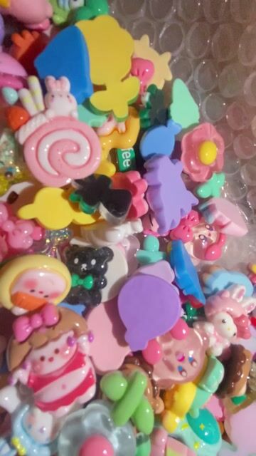 Charm nhựa nhiều màu unisex. Mua bán Phụ kiện thời trang khác tại Thành phố Biên Hòa Đồng Nai được đăng bởi Sticker Bh hình 1