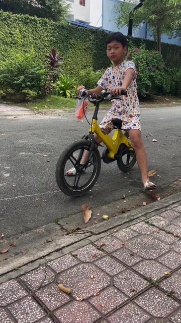 Xe đạp điện Vicky màu Vàng phù hợp bé 4-7 tuổi.. Mua bán Xe điện tại Thành phố Biên Hòa Đồng Nai được đăng bởi Thiền Định hình 1