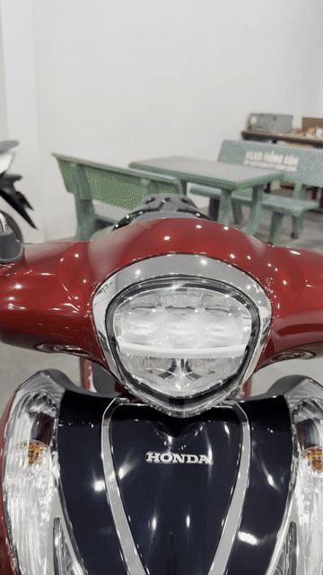 SH Mode ABS Đỏ đen 2023 Siêu Lướt Đẹp Chuẩn Zin. Mua bán Xe máy tại Thành phố Long Khánh Đồng Nai được đăng bởi Cửa Hàng Xe Máy Cũ Thành Phát Đồng Nai hình 1