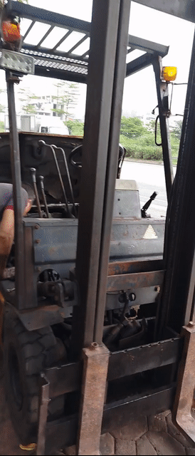 Xe nâng Komatsu 1.8T Dầu Số sàn 4m. Mua bán Phương tiện khác tại Huyện Gia Lâm Hà Nội được đăng bởi Nguyễn Hải hình 1