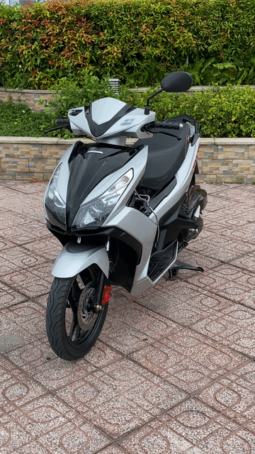 Honda Air Blade 2014 Bạc. Mua bán Xe máy tại Quận Tân Phú Tp Hồ Chí Minh được đăng bởi Lê Văn Thắng hình 1