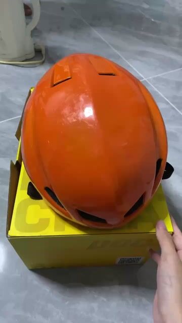 Mũ xe đạp POC. Mua bán Phụ tùng xe tại Quận Bình Tân Tp Hồ Chí Minh được đăng bởi Hiểu Minh hình 1