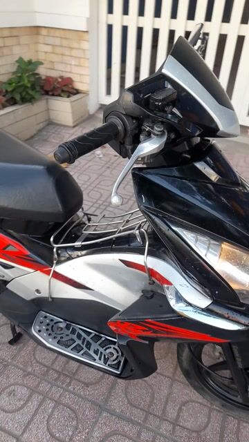Honda Airblade 110cc Fi Đen bạc đỏ. Mua bán Xe máy tại Quận 7 Tp Hồ Chí Minh được đăng bởi Anh Tuấn  hình 1