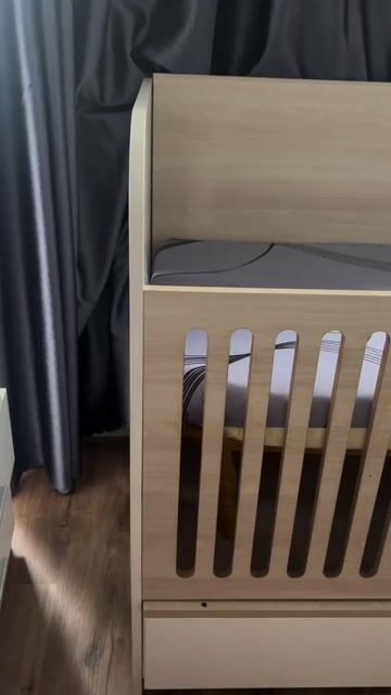 Cũi cho em bé ( tặng nệm cao cấp và drap giường )