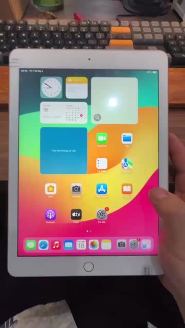 Ipad gen 6 32GB Wifi. Máy đầy đủ, đủ PK có ship Hn. Mua bán Máy tính bảng tại Quận Hai Bà Trưng Hà Nội được đăng bởi Đỗ Trung Hiếu hình 1