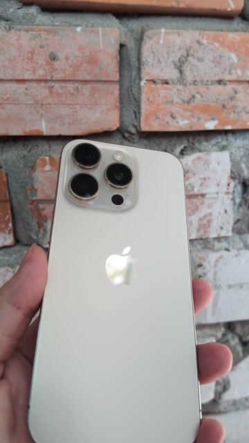Apple iPhone 16 Pro Vàng Việt Nam Đẹp cận 99%. Mua bán Điện thoại tại Huyện Phong Điền Cần Thơ được đăng bởi THANH LÝ NHANH NGUYỄN hình 1