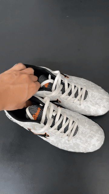 Giày đá bóng Zocker Nam Trắng size 39. Mua bán Giày dép tại Quận Thanh Khê Đà Nẵng được đăng bởi Lê Đình Nguyên hình 1