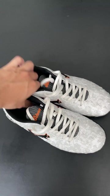Giày đá bóng Zocker Nam Trắng size 39. Mua bán Giày dép tại Quận Thanh Khê Đà Nẵng được đăng bởi Lê Đình Nguyên hình 1