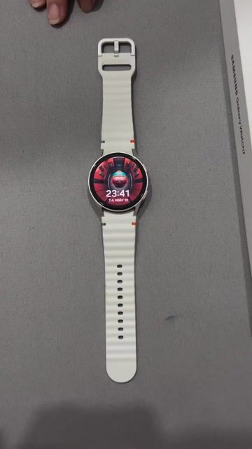 Samsung Galaxy Watch 7 Trắng 40mm. Mua bán Thiết bị đeo thông minh tại Quận 8 Tp Hồ Chí Minh được đăng bởi Nhật Khang hình 1