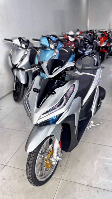 Honda Vario 150 Bạc. Mua bán Xe máy tại Thị xã Phú Mỹ Bà Rịa - Vũng Tàu được đăng bởi xe máy văn Đinh  hình 1