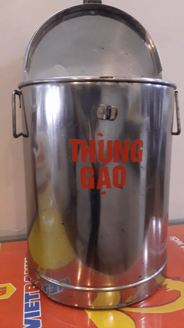 Thùng đựng gạo kim loại bạc. Mua bán Dụng cụ nhà bếp tại Quận Hai Bà Trưng Hà Nội được đăng bởi Mb thanh hình 1