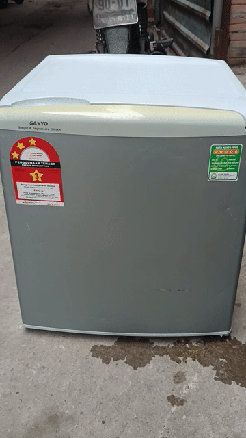 Tủ lạnh Sanyo SR-5KR 50 lít Xám. Mua bán Tủ lạnh tại Quận Hoàn Kiếm Hà Nội được đăng bởi e huy 286 nguyễn xiển hình 1