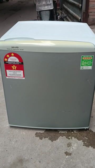 Tủ lạnh Sanyo SR-5KR 50 lít Xám. Mua bán Tủ lạnh tại Quận Hoàn Kiếm Hà Nội được đăng bởi e huy 286 nguyễn xiển hình 1