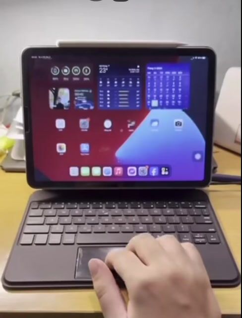 Bàn phím Bluetooth iPad 11 inch Đen. Mua bán Phụ kiện (Màn hình, Chuột...) tại Quận 11 Tp Hồ Chí Minh được đăng bởi Ngan hoàng hình 1