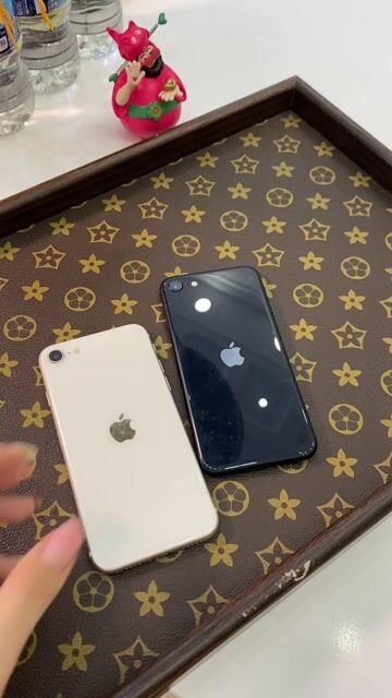 iPhone SE 3 Đen Trắng Đã sử dụng. Mua bán Điện thoại tại Quận Gò Vấp Tp Hồ Chí Minh được đăng bởi Hiền Thu hình 1
