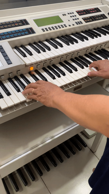 Đàn Organ Yamaha EL900 Trắng. Mua bán Nhạc cụ tại Thành phố Biên Hòa Đồng Nai được đăng bởi Hiền Bùi hình 1