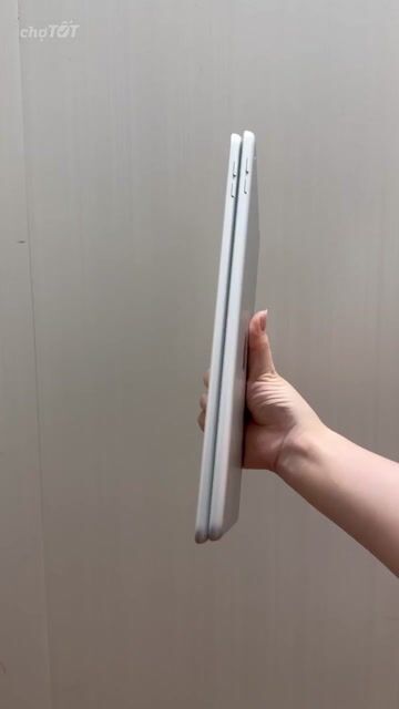 iPad Gen 7 128GB wifi pin 9x% màu trắng zin đẹp. Mua bán Máy tính bảng tại Quận Cầu Giấy Hà Nội được đăng bởi Henry Shop hình 1