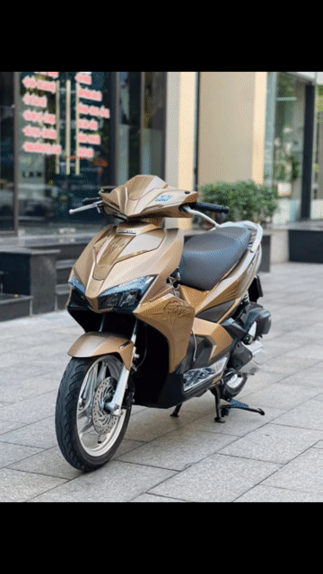 Honda Air Blade 2017 Siêu Nhân Vàng đồng. Mua bán Xe máy tại Quận Gò Vấp Tp Hồ Chí Minh được đăng bởi Cửa Hàng Cầm Đồ Thanh Lí Xe Máy hình 1