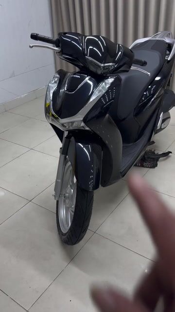 Honda SH 125 Đen 700 km. Mua bán Xe máy tại Quận Thanh Khê Đà Nẵng được đăng bởi THẾ MẪN CHUYÊN XE LƯỚT CÓ BÁN TRẢ GÓP  hình 1