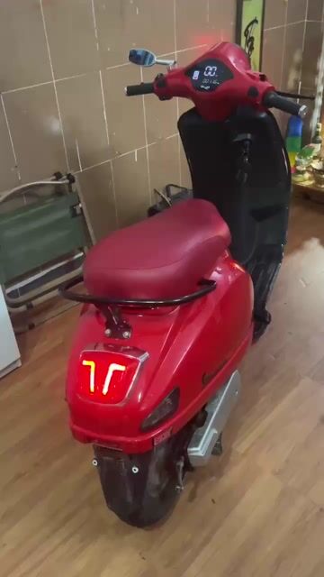 Xe điện vespa chạy mượt , êm, vận tốc 60km/h. Mua bán Xe điện tại Quận Sơn Trà Đà Nẵng được đăng bởi Trần Mỹ Linh hình 1