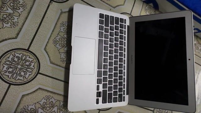 Apple MacBook Air 2015 251GB Bạc. Mua bán Laptop tại Quận 4 Tp Hồ Chí Minh được đăng bởi Linhlinh hình 1