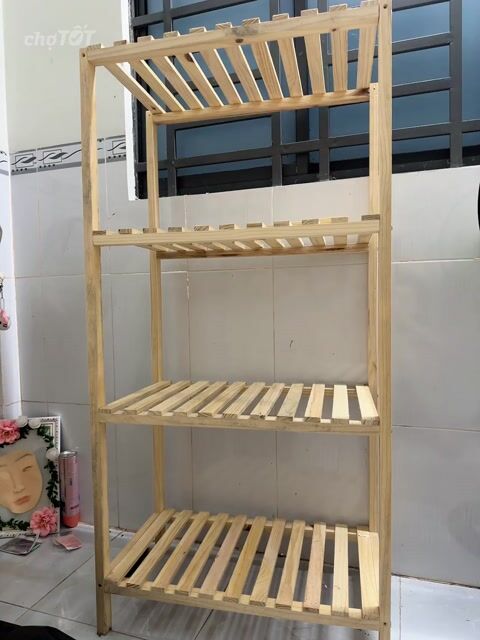 Tủ gỗ 4 tầng màu vàng gỗ. Mua bán Tủ, kệ gia đình tại Quận Cái Răng Cần Thơ được đăng bởi Trần Yến hình 1