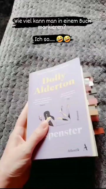 Ein wirklich toller Roman! Ich war sehr begeistert wie man an all den Markierungen merkt 😉