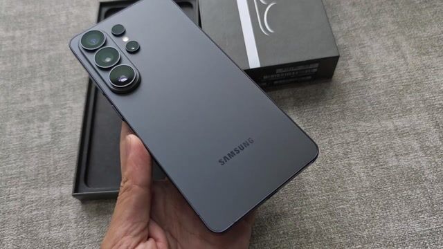 Samsung S26 Ultra 256GB Đen SSVN Fullbox Mới 99%. Mua bán Điện thoại tại Quận 3 Tp Hồ Chí Minh được đăng bởi Minh Phạm  hình 1