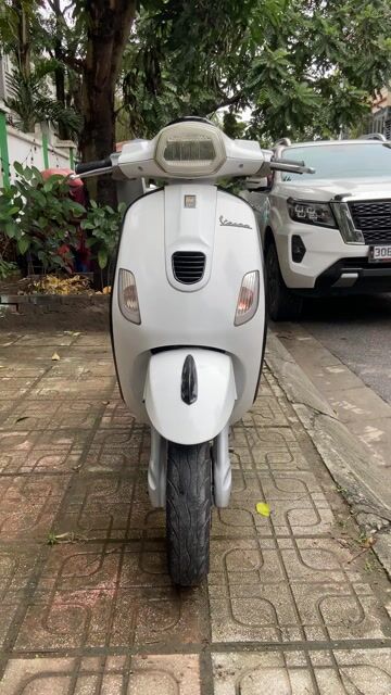 Xe máy điện DKbike Vespa Trắng. Mua bán Xe điện tại Quận Long Biên Hà Nội được đăng bởi Xe điện Huân Linh hình 1