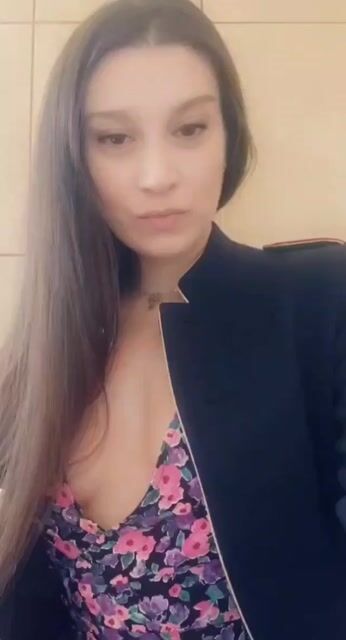 Model - Victoria Desire topless