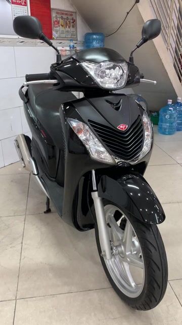 Sh 2012 Ý nguyên zin cục máy nguyên zin 100%. Mua bán Xe máy tại Quận Phú Nhuận Tp Hồ Chí Minh được đăng bởi Cungsport hình 1