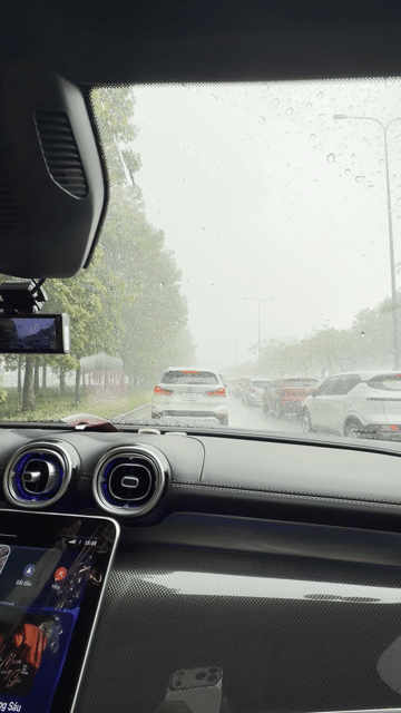 Mercedes Benz GLC300 4matic 2025 Đen 9.000km. Mua bán Ô tô tại Thành phố Thủ Đức Tp Hồ Chí Minh được đăng bởi Corbin hình 1