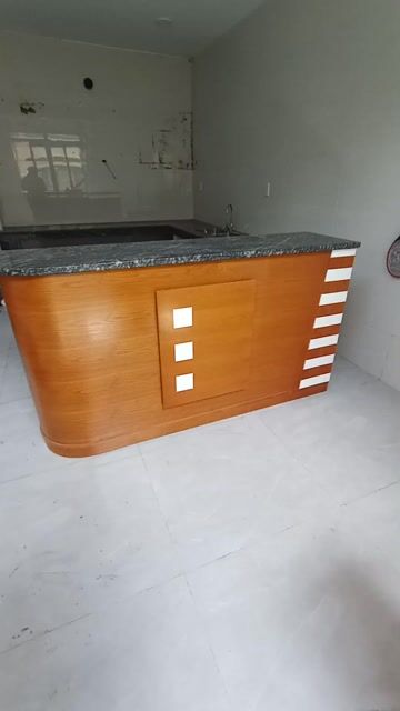 Mình cần thanh lý lại tủ quầy bar