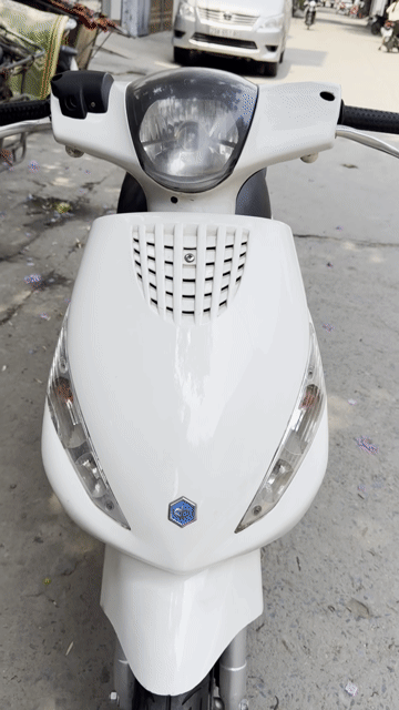Piaggio Zip Trắng 2020 xe đẹp khí thải eu3. Mua bán Xe máy tại Quận Nam Từ Liêm Hà Nội được đăng bởi An Nhiên Nguyễn hình 1