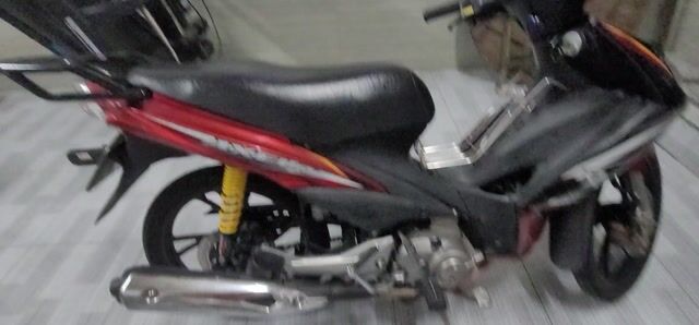 Suzuki Axelo Côn tay Đỏ đen. Mua bán Xe máy tại Huyện Củ Chi Tp Hồ Chí Minh được đăng bởi Phong Hà hình 1
