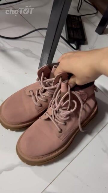 Giày boot Nữ Hồng khói size 37. Mua bán Giày dép tại Quận Tây Hồ Hà Nội được đăng bởi Tâm Tâm hình 1