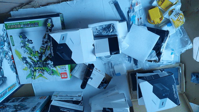 Máy chiếu LCD Mới nguyên hộp. Mua bán Đồ dùng văn phòng tại Huyện An Dương Hải Phòng được đăng bởi Yến Phạm hình 1