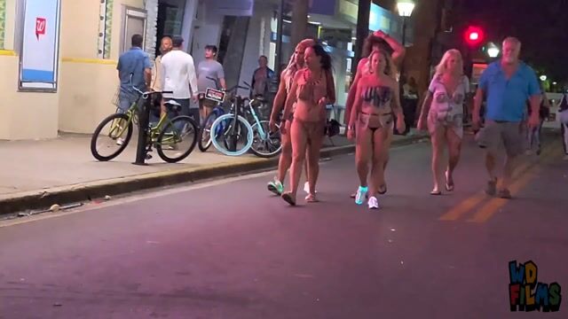 Bar/street party crowds, clothed